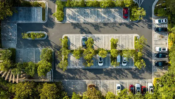 Parkeringsplads_low Ladestander til erhverv
